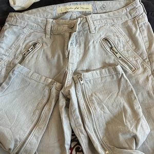 Anthropologie capris